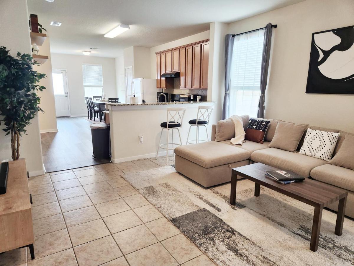 4 Bedroom Home Near Downtown Med Center Nrg Stadium Pearland Skyview Long By Ion Rentals Houston Exterior foto